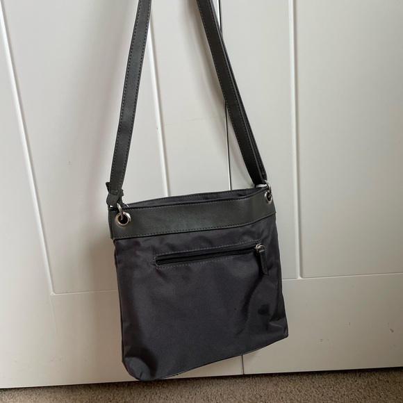 ROOTS crossbody - Picture 6 of 7